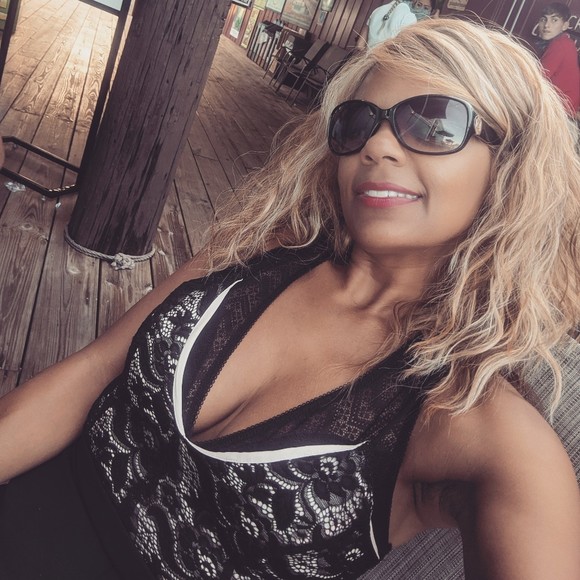 Meet your Posher, Shana - Picture 1 of 1